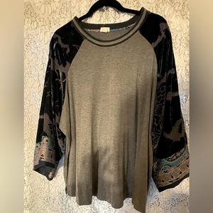 Anthropologie Brand TINY burnout velvet sleeve top 3x